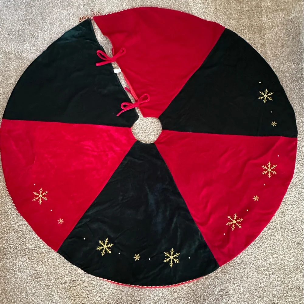 🎄VTG Red, Green & Gold Snowflake Design Round Christmas Tree Skirt 50" - Picture 1 of 12